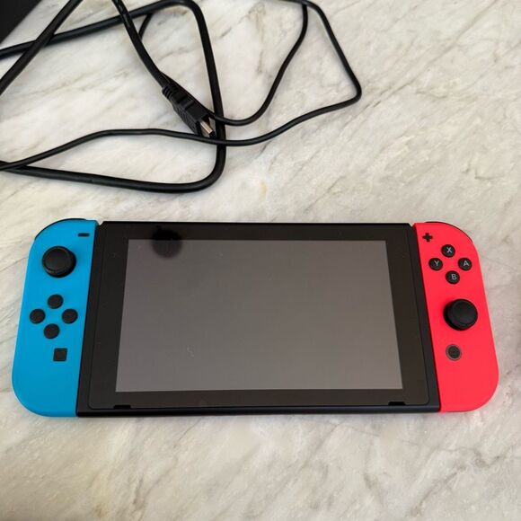 Nintendo Switch Console Bundle - Picture 3 of 7